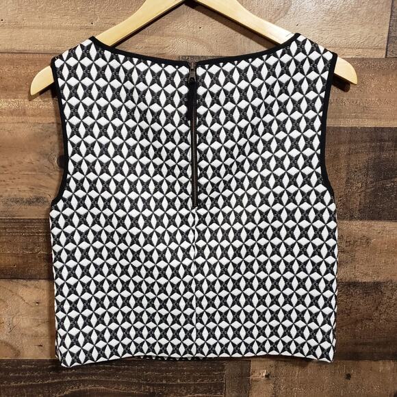 Banana Republic geometric pattern box fit crop zip back tank top womans sz small - Picture 2 of 8